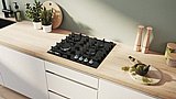 כיריים גז 4 להבות בישול 60 ס''מ Bosch Serie 4 PNK6B6K40Y - זכוכית שחורה